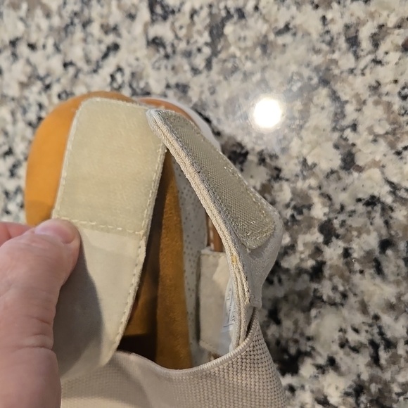 SKECHERS DESERT KISS STRAP WEDGE HOOK & LOOP CLOSURE SANDALS. SIZE 11. - Picture 5 of 11